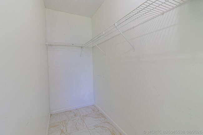 Building Photo - 158 Mansfield D