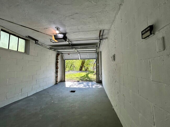 Building Photo - 124 Idlewood Rd