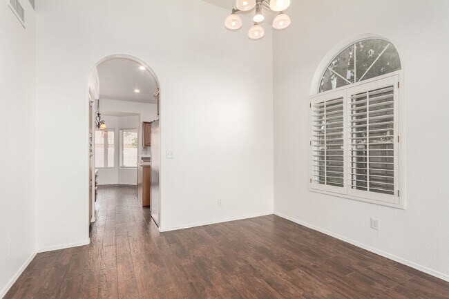 Building Photo - 9003 E Aster Dr