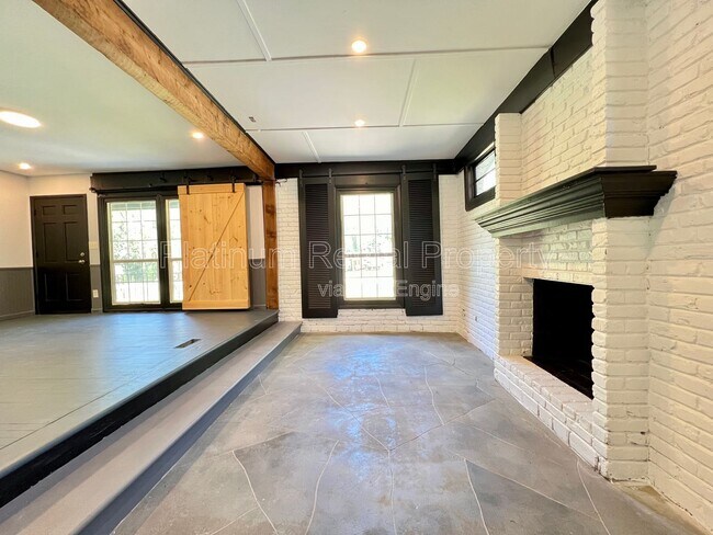 Building Photo - 2170 Beech Valley Dr