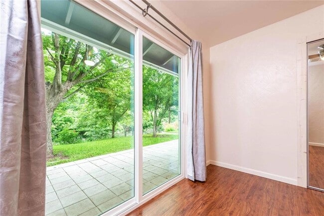 Building Photo - 3302 Catalina Dr