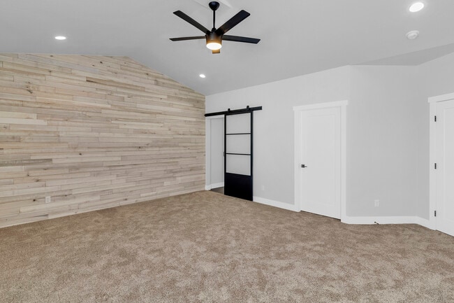 Building Photo - 681-628 28 Rd