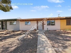 Building Photo - 1430 E Iowa Dr