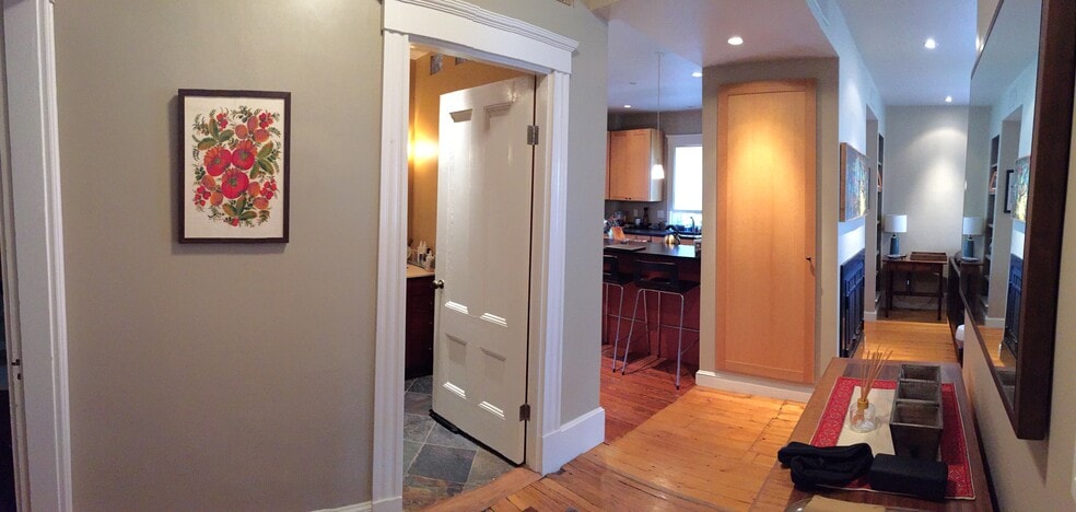 Front hall facing bathroom and kitchen - 31 Conway St