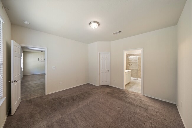 Building Photo - 2055 Lost Timbers Dr