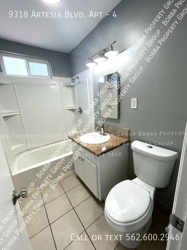 Building Photo - PET FRIENDLY 2 BEDROOM 1 BATHROOM DOWNSTAI...