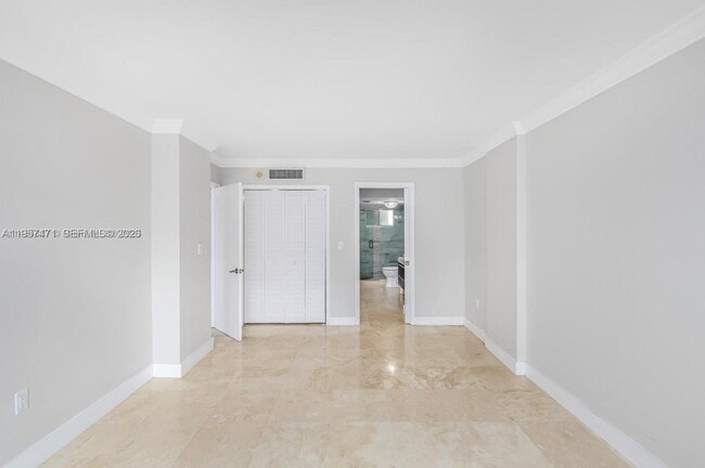 Building Photo - 1345 Lincoln Rd