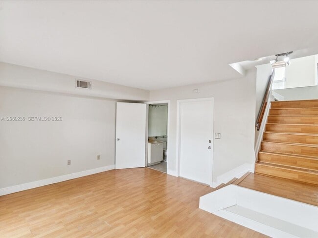 Building Photo - 390 NW 86th Pl