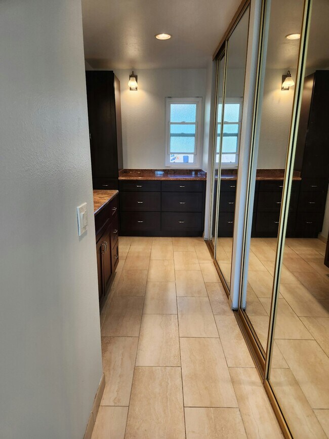 Building Photo - 4425 Caminito Pedernal