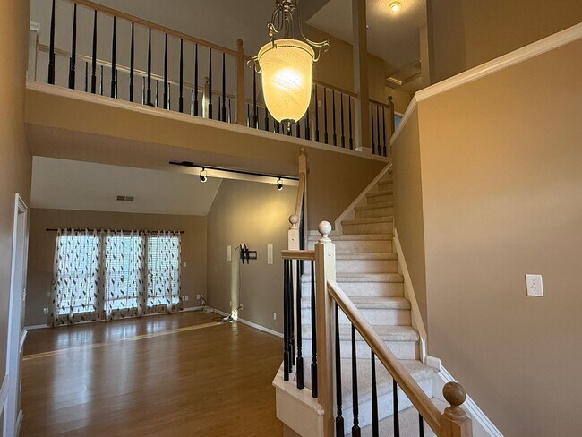 Building Photo - 17115 Grenache Ct