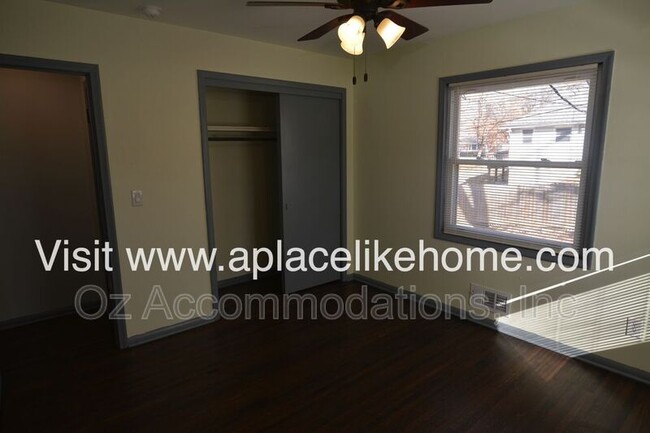 Building Photo - 4340 W 51st St