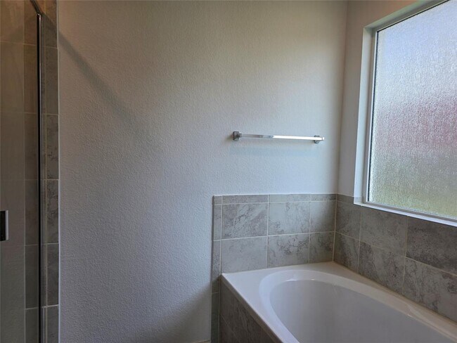 Building Photo - 109 Mountain Maple St