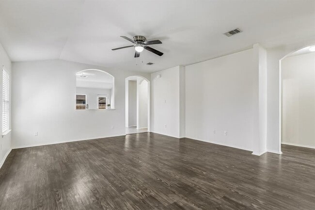 Building Photo - 116 Mallard Ln