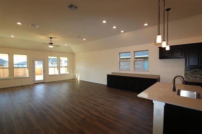 Building Photo - 3305 Amerigo Pl