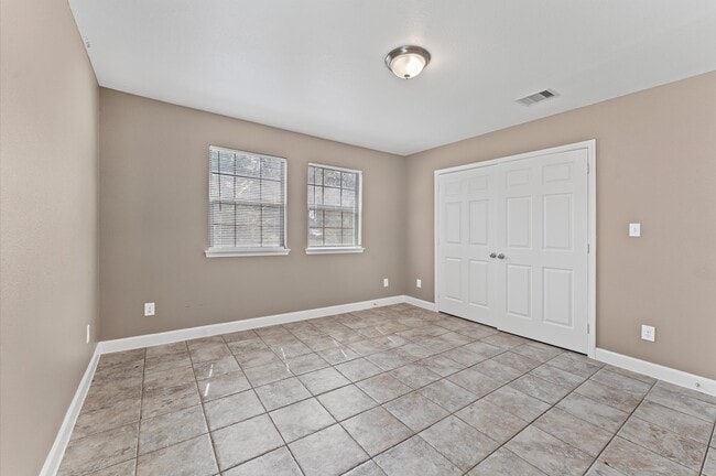 Building Photo - 5107 Gren St