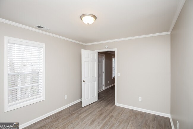 Building Photo - 4982 Shallow Ridge Rd NE