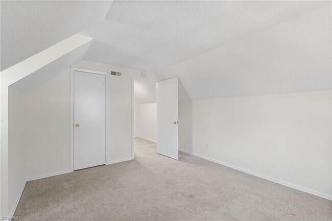 Building Photo - 1705 Three Meadows Rd