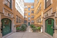 Building Photo - Three Bedroom in South Shore