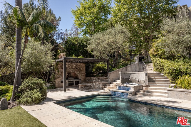 Building Photo - 353 N Gunston Dr