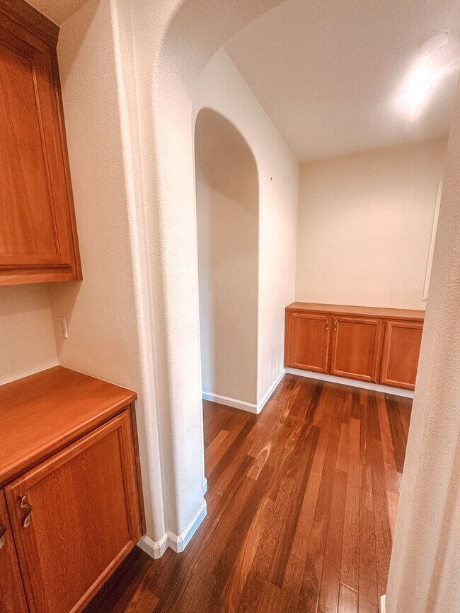 Building Photo - Gorgeous Home in San Ramon Available Now!