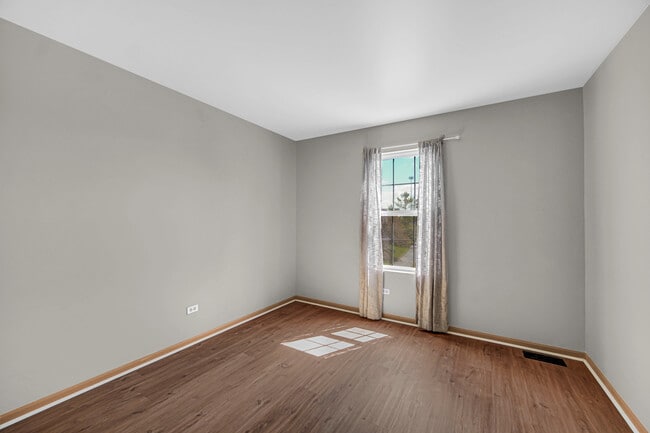 Building Photo - 5005 Corning Ct