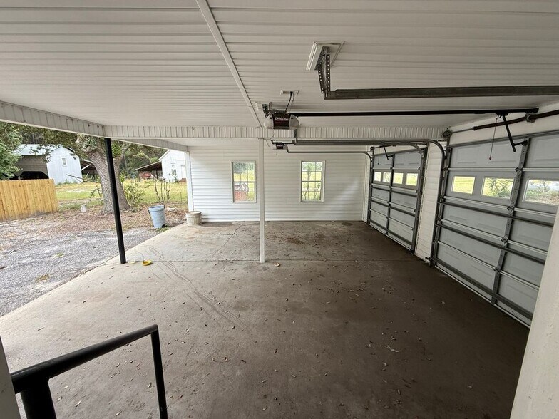 Building Photo - 8191 E Highway 19
