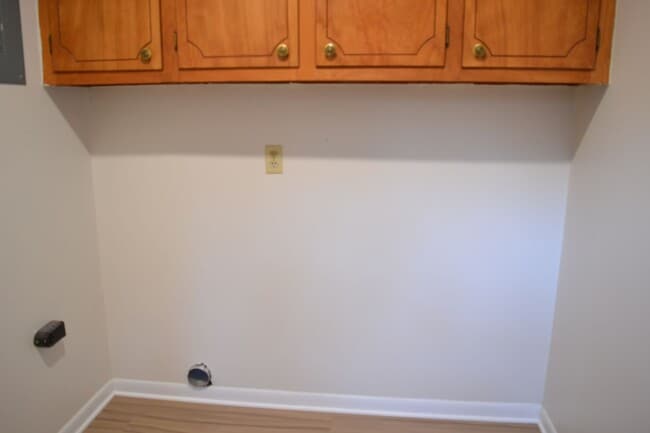 Building Photo - 222 Mary St