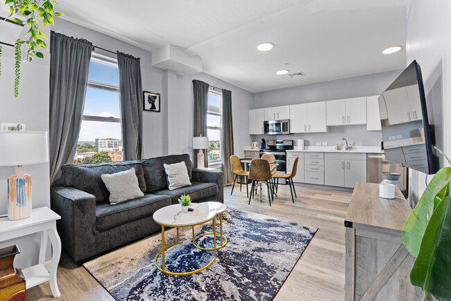 Building Photo - 95 Broadway