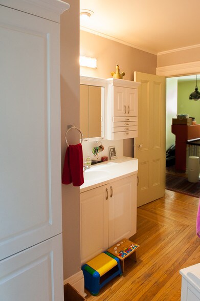 Building Photo - 63 Meigs St