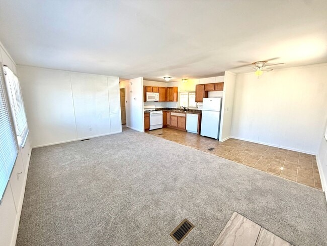 Building Photo - Newly Remodeled 2 Bedroom 2 Bathroom Home!- Available Now