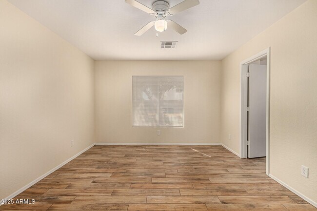 Building Photo - 40234 N Lerwick Dr
