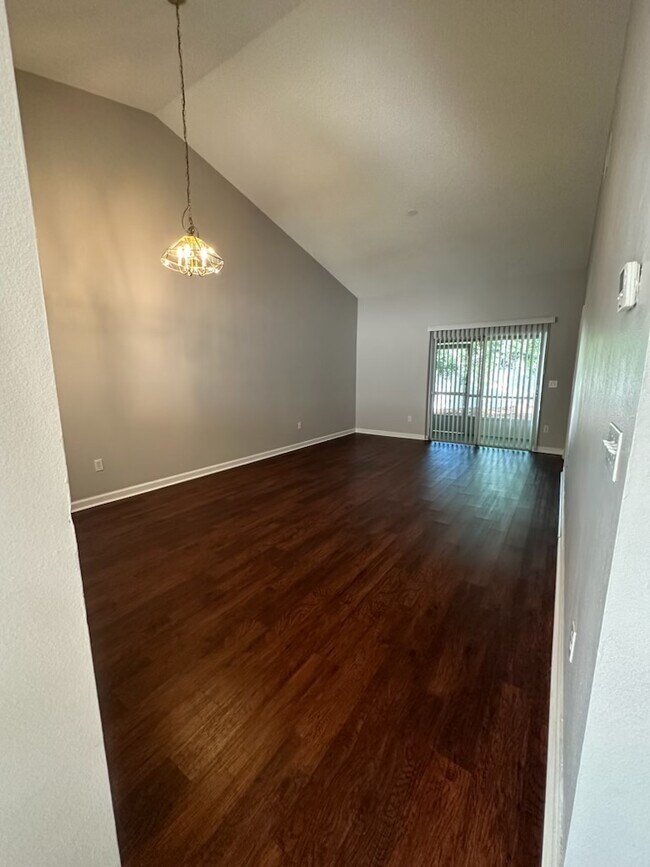 Building Photo - 2147 Cypress Bay Blvd