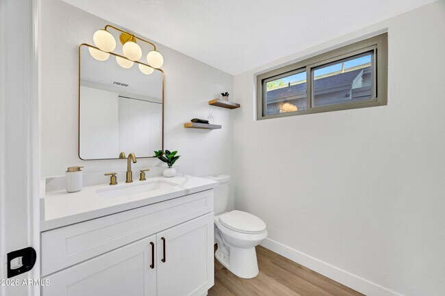 Building Photo - 8876 W Bluefield Ave