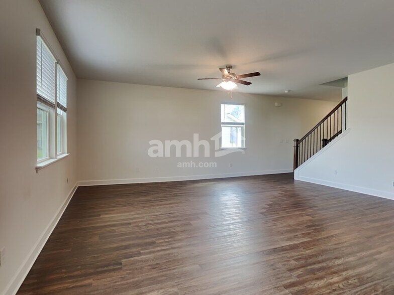 Building Photo - 1191 Tan Tara Trail