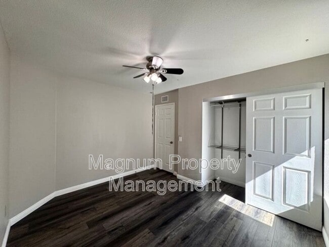 Building Photo - 25483 Blackthorne Dr