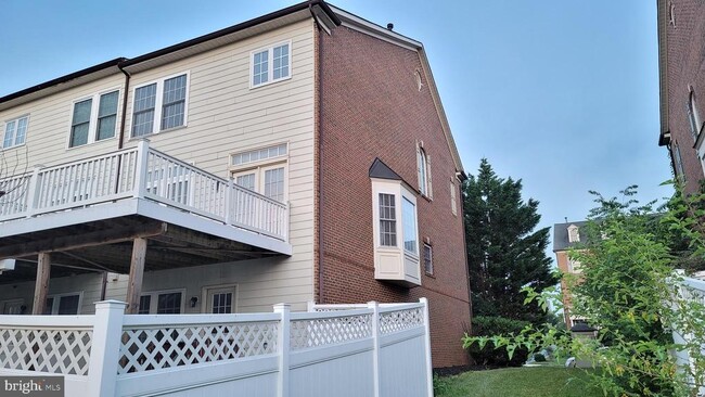 Building Photo - 3926 Shawfield Ln
