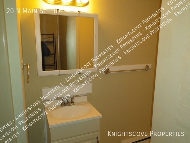 Building Photo - 20 N Main St