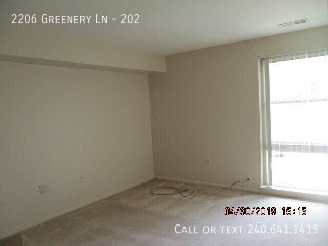 Building Photo - 2206 Greenery Ln