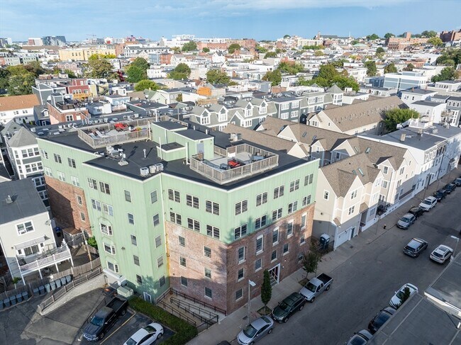 Building Photo - 120 W Seventh St