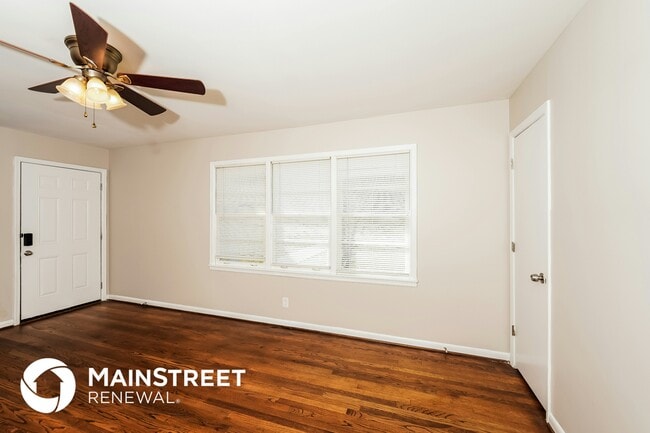 Building Photo - 2237 5th St NE