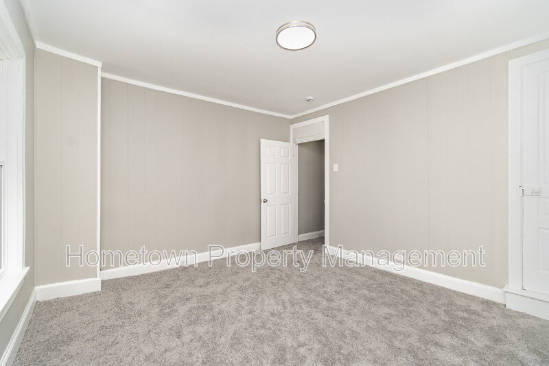 Building Photo - 609 Spruce St