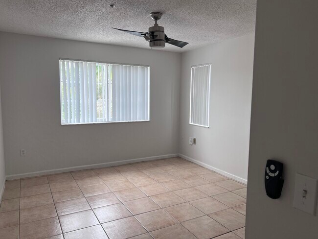 Building Photo - 7896 Sonoma Springs Cir