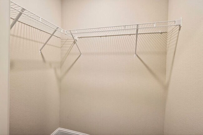 Building Photo - 6550 Eastland Cir