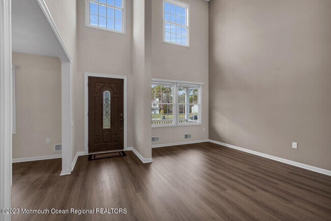 Building Photo - 9 Dolphin Ct