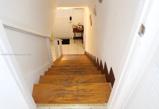 Building Photo - 202 W Canal Dr