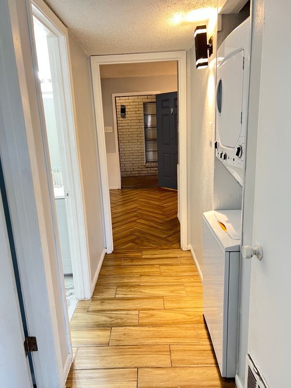 Building Photo - 1901 N 10th St