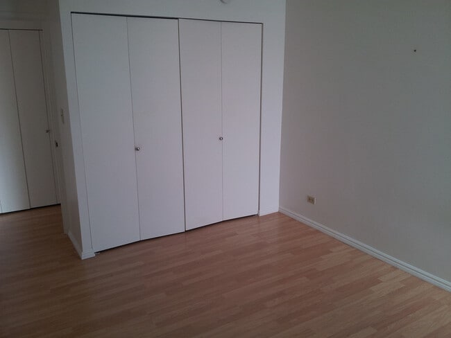Building Photo - 527GOF
