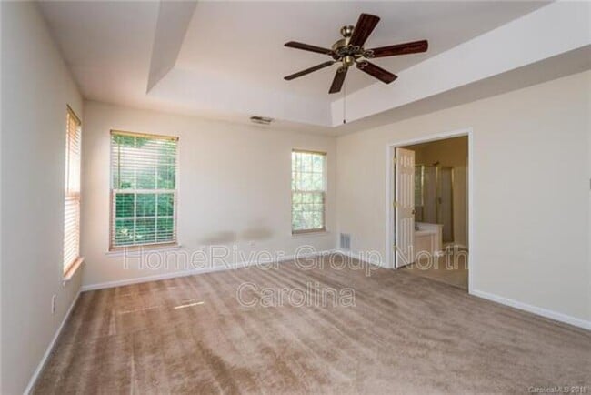 Building Photo - 9706 Ashburton Dr