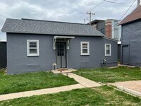 Building Photo - 700 N 5th St