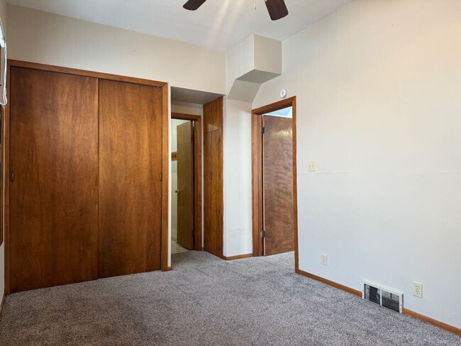 Building Photo - 57 N Terrace